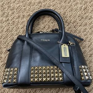 ❤️ Coach Leather Mini Preston